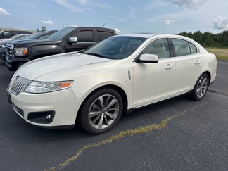 Used 2009 Lincoln MKS image 1