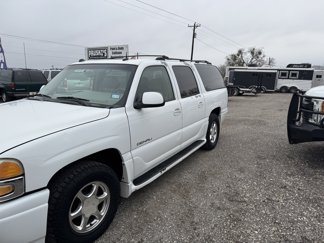 Used 2004 GMC Yukon XL Denali image 1