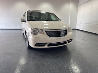 Used 2012 Chrysler Town & Country Touring image 1