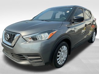 Used 2020 Nissan Kicks S image 1