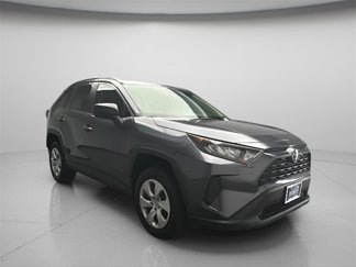 Used 2019 Toyota RAV4 LE image 1