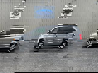 Used 2016 Chrysler Town & Country Touring w/ Driver Convenience Group image 1