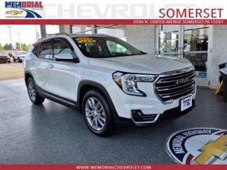 Used 2022 GMC Terrain SLT image 1