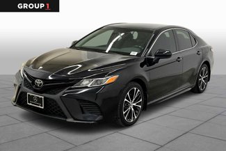 Used 2018 Toyota Camry SE image 1