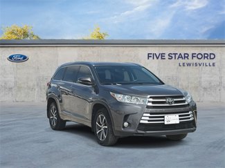 Used 2017 Toyota Highlander XLE image 1