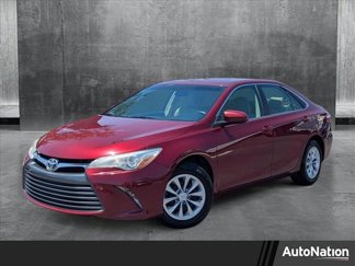Used 2016 Toyota Camry LE image 1