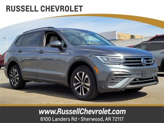 Used 2022 Volkswagen Tiguan S image 1
