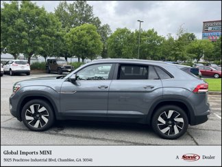 Used 2024 Volkswagen Atlas Cross Sport SE image 1