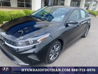 Used 2023 Kia Forte LXS image 1