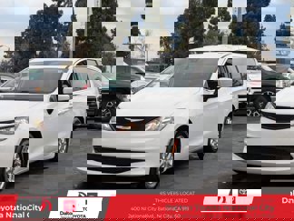 Used 2023 Chrysler Voyager LX image 1