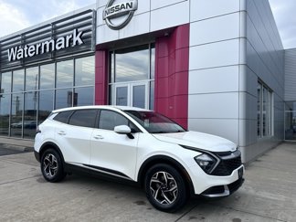 Used 2023 Kia Sportage LX image 1