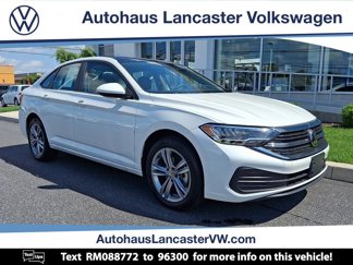 Used 2024 Volkswagen Jetta SE w/ Panoramic Sunroof Package image 1