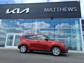 Used 2020 Kia Soul LX image 1