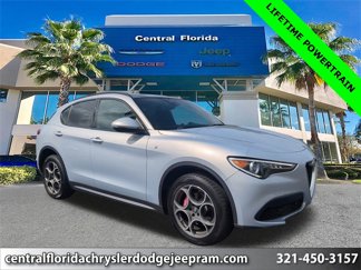 Used 2022 Alfa Romeo Stelvio Ti image 1