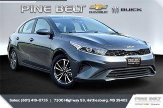 Used 2023 Kia Forte LXS image 1