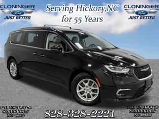 Used 2021 Chrysler Pacifica Touring-L image 1
