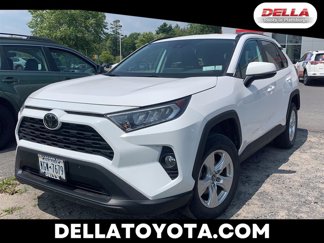 Used 2021 Toyota RAV4 XLE image 1