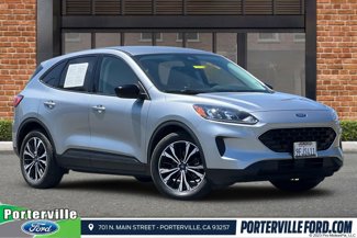 Used 2022 Ford Escape SE w/ SE Sport Appearance Package image 1