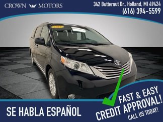 Used 2017 Toyota Sienna XLE w/ XLE Navigation Package image 1