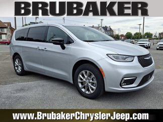 New 2026 Chrysler Pacifica Select image 1