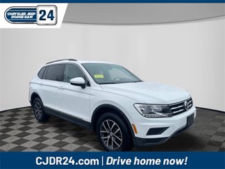 Used 2020 Volkswagen Tiguan SE w/ Panoramic Sunroof Package image 1