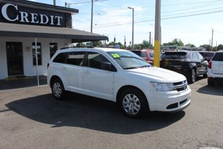 Used 2020 Dodge Journey SE image 1