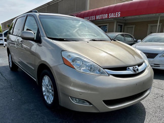Used 2009 Toyota Sienna XLE Limited image 1