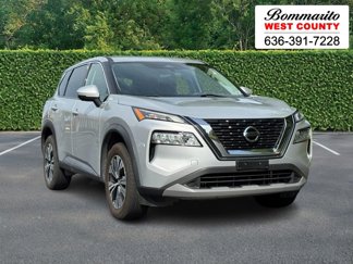 Used 2021 Nissan Rogue SV image 1