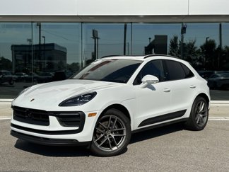 Certified 2024 Porsche Macan image 1