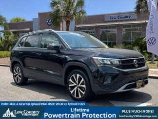 Used 2024 Volkswagen Taos SE image 1