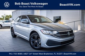 Certified 2023 Volkswagen Jetta SE image 1