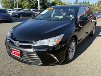 Used 2015 Toyota Camry LE image 1