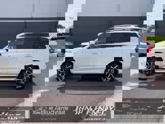 Used 2018 Volvo XC90 T6 Momentum w/ Convenience Package image 1