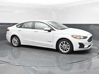 Used 2019 Ford Fusion SE image 1