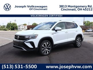 Certified 2024 Volkswagen Taos SE image 1
