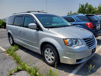 Used 2010 Chrysler Town & Country Touring image 1