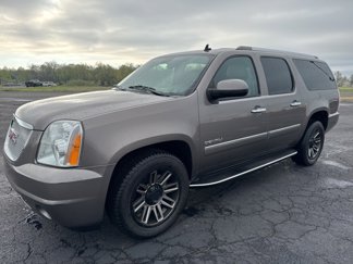 Used 2013 GMC Yukon XL Denali image 1