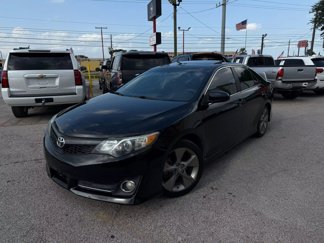 Used 2014 Toyota Camry SE image 1
