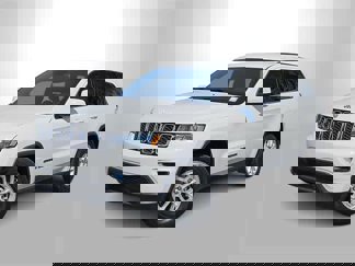 Used 2018 Jeep Grand Cherokee Laredo image 1