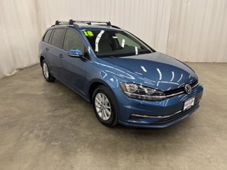 Used 2018 Volkswagen Golf S image 1