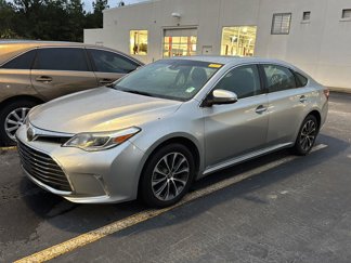 Used 2017 Toyota Avalon XLE image 1