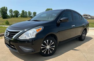 Used 2016 Nissan Versa SV image 1
