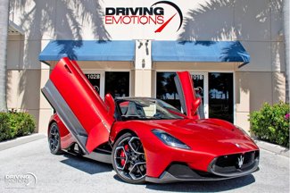 Used 2023 Maserati MC20 Spyder image 1