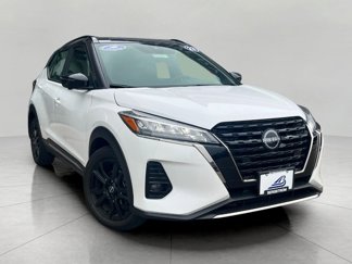 Used 2023 Nissan Kicks SR image 1
