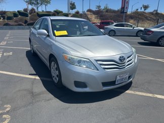 Used 2010 Toyota Camry LE image 1