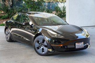 Used 2022 Tesla Model 3 Standard Range image 1