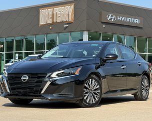 Used 2023 Nissan Altima 2.5 SV image 1