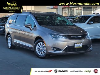 Certified 2017 Chrysler Pacifica Touring-L image 1
