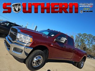 New 2024 RAM 3500 Tradesman w/ Chrome Appearance Group image 1