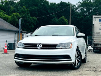 Used 2017 Volkswagen Jetta SE image 1